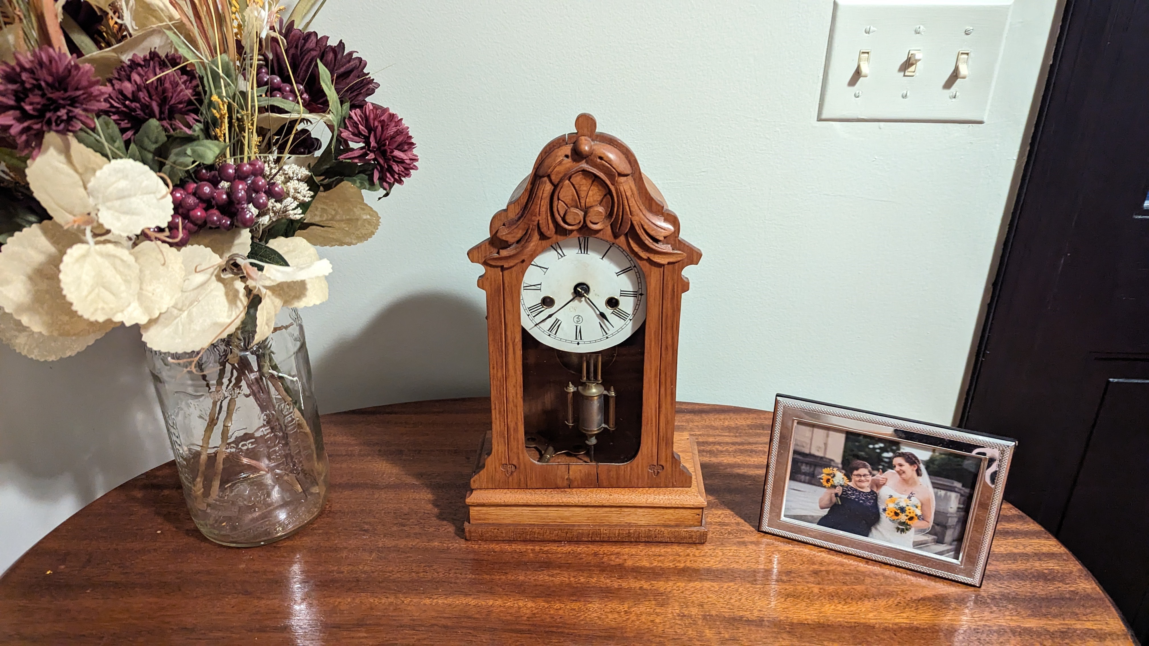 Got a minute? I’ll tell the tale of my mother’s mantel clock – Holleran ...